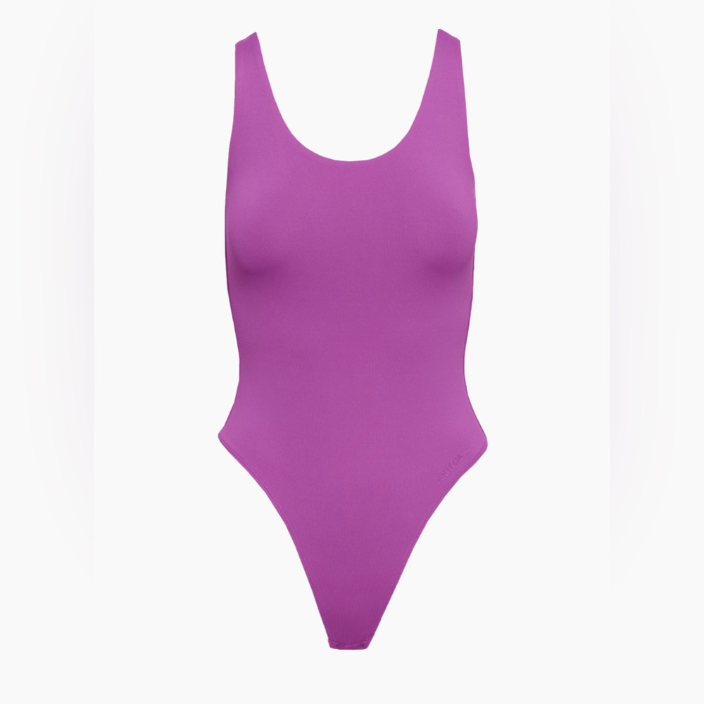 Aritzia contour scoopneck bodysuit Ube purple size Small
